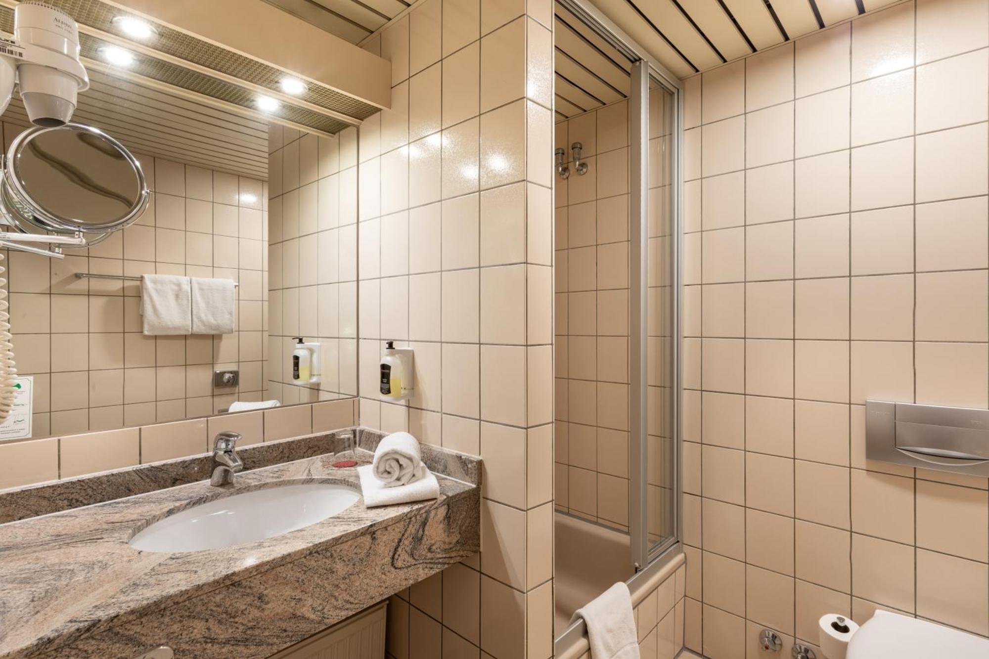 Montana Hotel Moenchengladbach Екстериор снимка