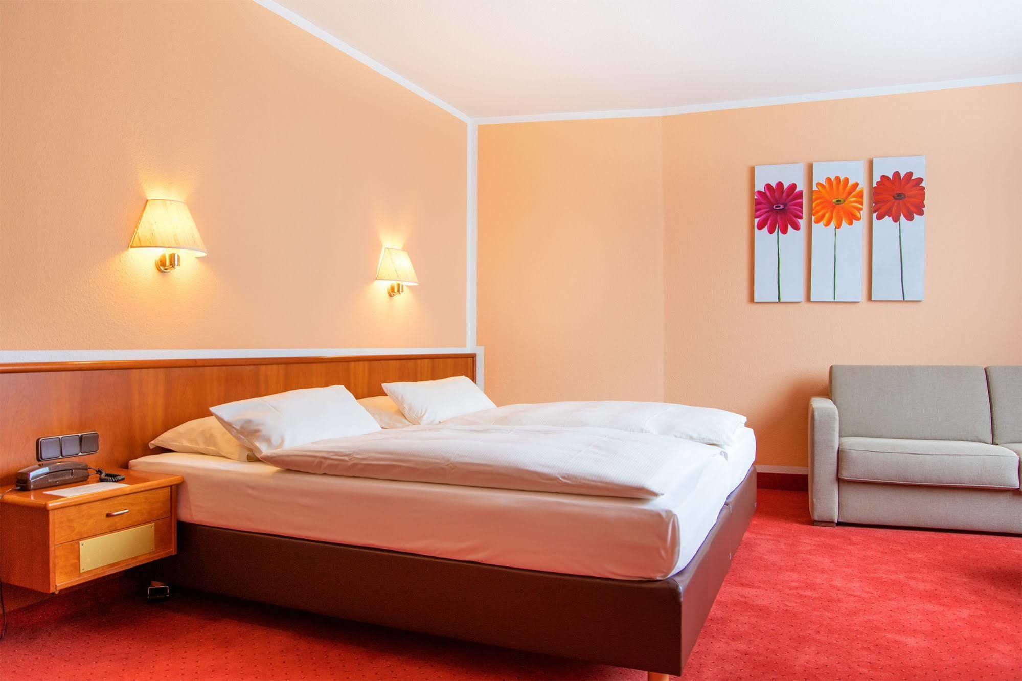 Montana Hotel Moenchengladbach Екстериор снимка