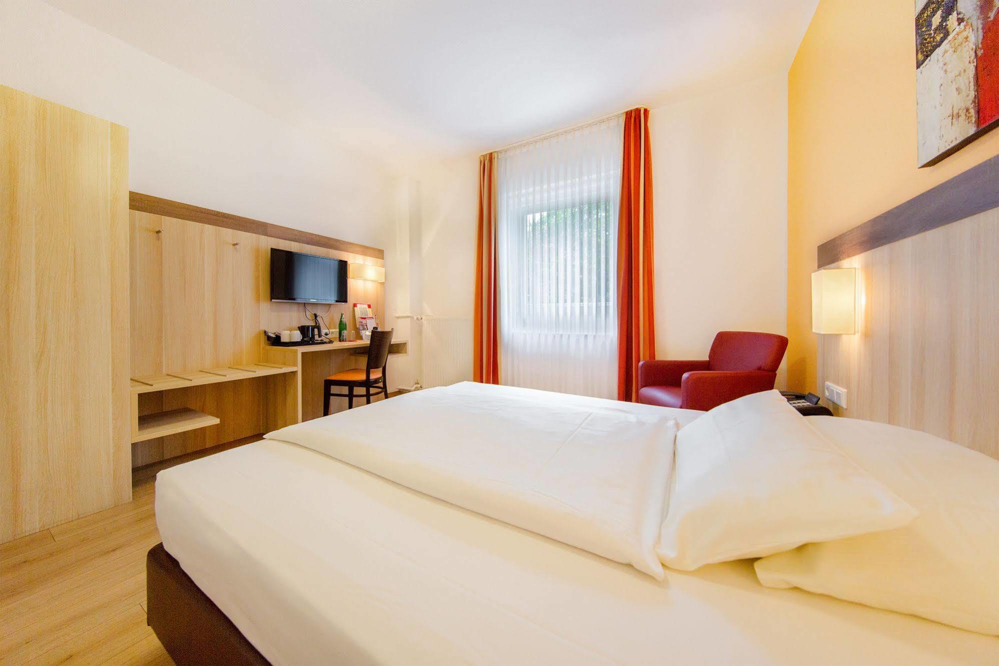 Montana Hotel Moenchengladbach Екстериор снимка