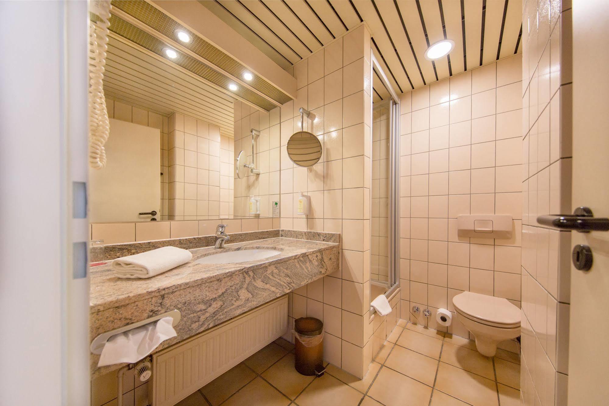 Montana Hotel Moenchengladbach Екстериор снимка