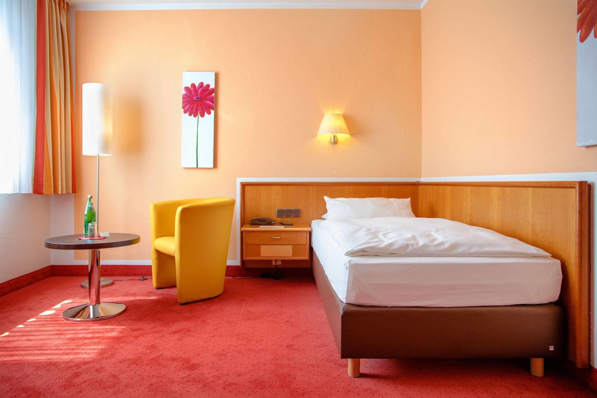 Montana Hotel Moenchengladbach Екстериор снимка