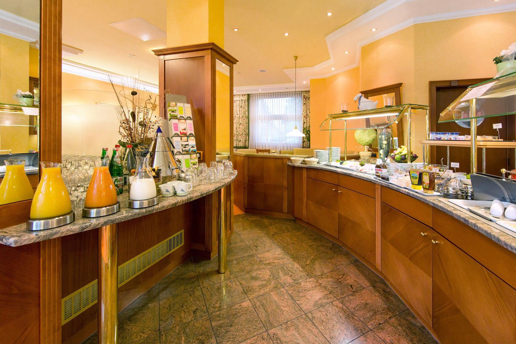 Montana Hotel Moenchengladbach Екстериор снимка
